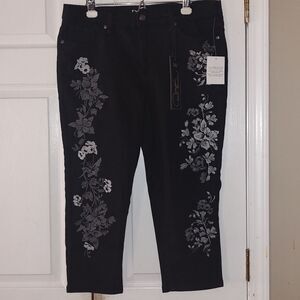 DG2 embroidered black capris jeans stretch floral design Diane Gilman Sz 14P